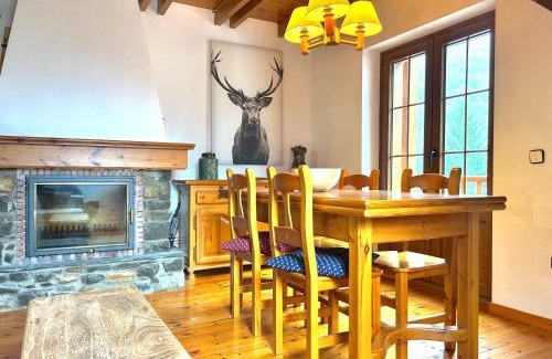 Arties Appartement | Dúplex amb balcó i vistes a Arties by RURAL D'ÀNEU