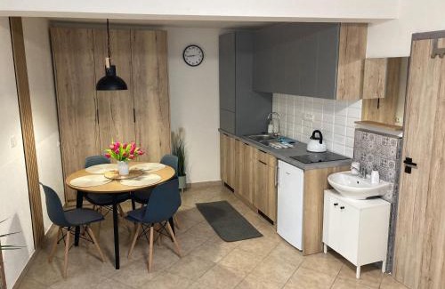 Hlohovec Appartement | Dědův sklep