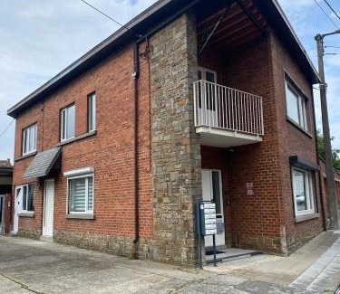 Belhez Appartement | D-012 Bel appart et balcon climatisé parking privé gratuit sur demande
