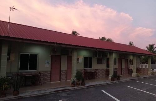 Kampung Tanjung Bidara Hôtel | D'Desa Qaseh Chalet