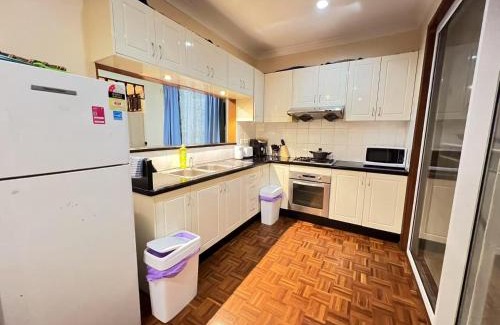 Eastwood Maison | D Durian Room