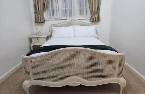 Birmingham Maison | D Elmdon Homestay Shared 4 bedrooms
