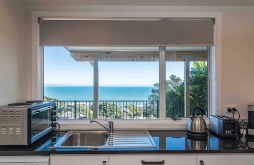 Raumati South Appartement | Secret côtier de D & J - Vues massives