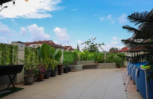 Bukit Indah Maison | D'joysty