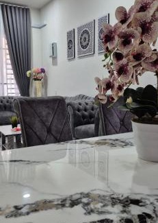 Gua Maison | D'Lena homestay