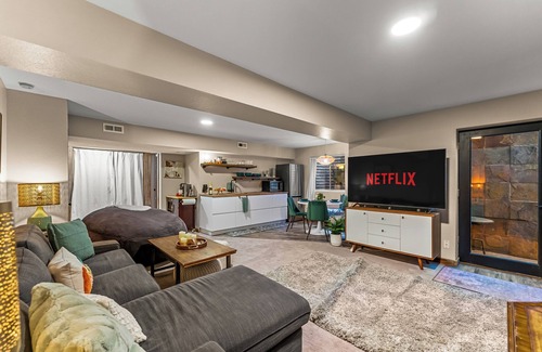 Rural North Boulder Appartement | D'vine Gardens - Easy Access to it All