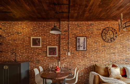 Downtown Ho Chi Minh City Maison | D1 BEN THANH Market 4BR: Skylight Garden & Bathtub