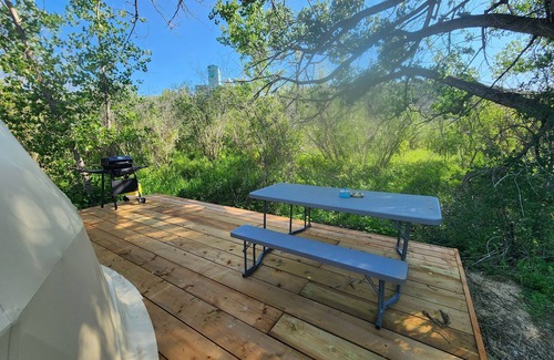 Rosedale Cabine | #D4 Badlands Bunker Dome-1 Queen bed -Pet friendly