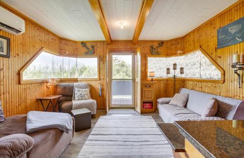 Houma Maison | Da Boat House with World-Class Bayou Fishing!