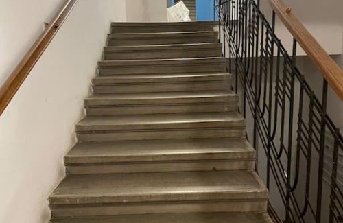 Hutteldorf Appartement | Dachterrassentraum im Grünen Wiens Top Anbindungen