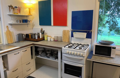 Maleny Cabine | Dads Art Studio