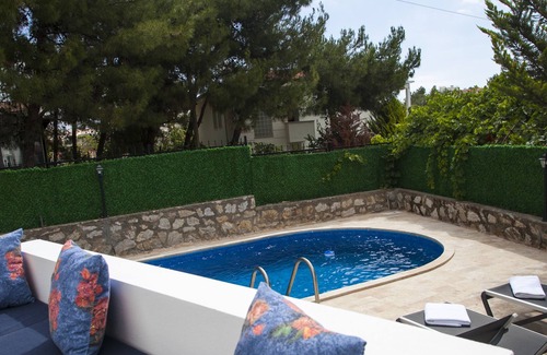 Datca City Center Villa | DATCA MERKEZDE ÖZEL HAVUZLU DENİZE 750 M VİLLA