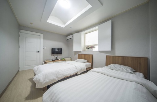 Seongnae-dong Maison | Daegu Dongseongro Gyeong`s Hostel