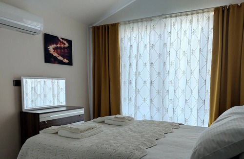 Dalaman Appartement | Dalaman da Havuzlu 7 Yatak Kapasiteli 2+1 125m2 Rezidans Dublex