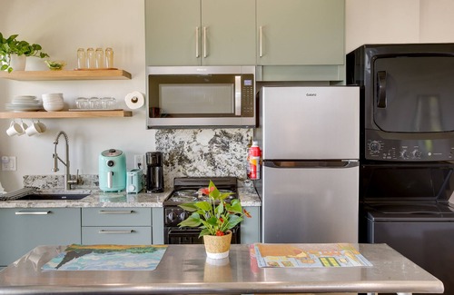 Hilham Appartement | ‘Dale Hollow Sunset Studio’ w/ Incredible Views!