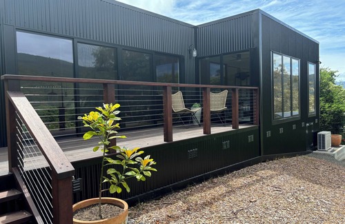 Warburton Maison | Dalla Vite, 'by the vine'
