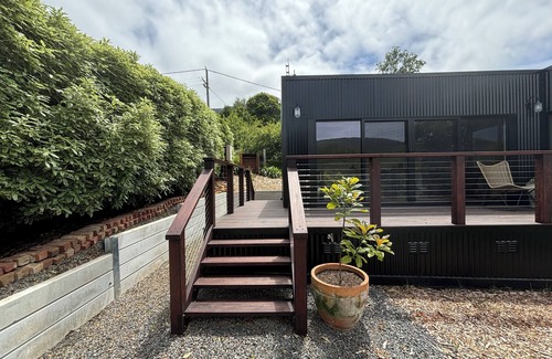 Warburton Maison | Dalla Vite, 'by the vine'