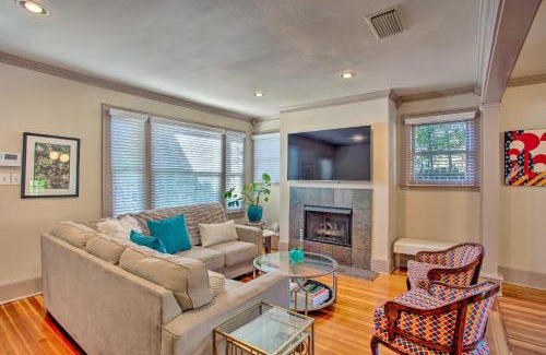 Lower Greenville Maison | Dallas Couples Retreat Walk to Lower Greenville!