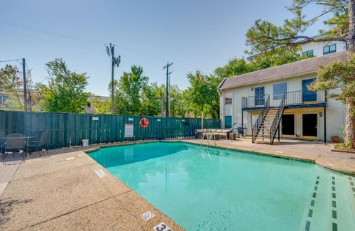 Knox - Henderson Appartement | Dallas Vacation Rental Condo with Community Pool!