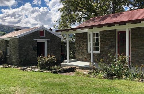 Roxburgh Maison | Dalton's Deed
