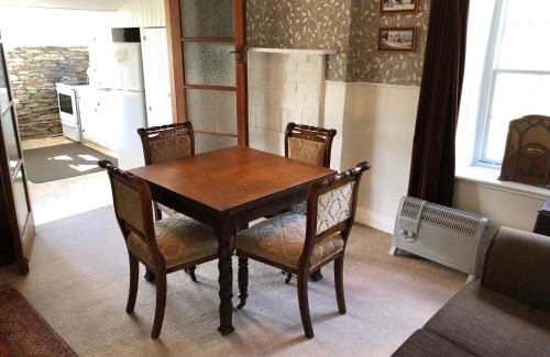 Roxburgh Maison | Dalton's Deed
