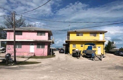 Alice Town Maison | Dames Getaway Bimini