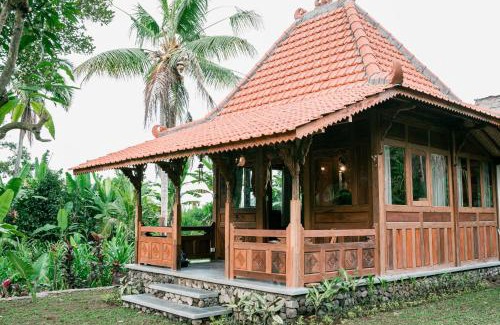 Sukasada Maison | Damuh Pertivi, River and Rice Fields View