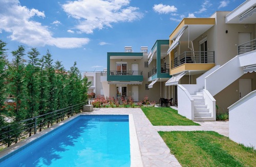 Ofrinion Appartement | Two-Bedroom Apartment with Pool Access in Danai & Palm Residential Complex
