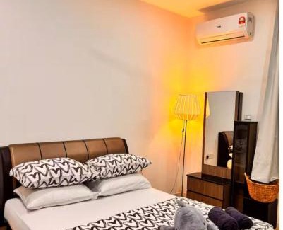 Larut Appartement | Dandelion 2BR Apt Near lake garden