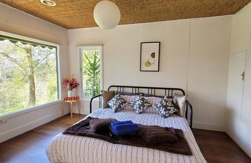 Kallista Cottage | Dandenong Ranges Amazing Sunrise & Wildlife Home!