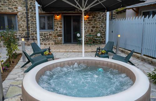 Karpenisi Chalet De Ski | Dandy Villas Karpenisi Complex - Lux Chalets - Inflatable Pool-Hot Tub