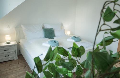 Straßenhaus Appartement | DANESSI-25Min bis Koblenz,Familie,Balkon,Parkplatz,Top Ausstattung,2 Bäder,Waschmaschine,Spülmaschine,Arbeitsplatz-Perfekt für Urlaub und Business mit der Familie