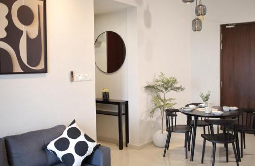 Central District Appartement | Danga Bay 2BR 2WR - Black Or White - Walk to Beach