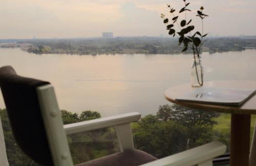 Central District Appartement | Danga Bay - 3BR Full Seaview - Luxe Balcony Bliss
