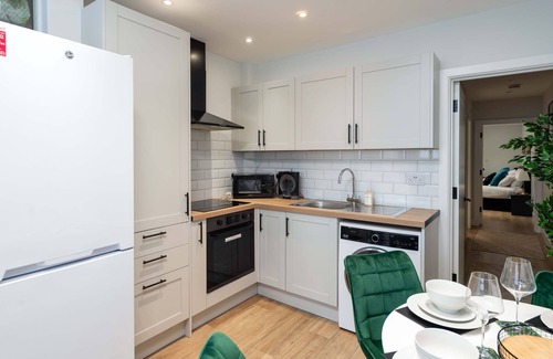 Tollington Appartement | Daniela | 2 Bedroom Apartment | Sleeps 6