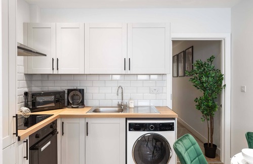 Tollington Appartement | Daniela | 2 Bedroom Apartment | Sleeps 6