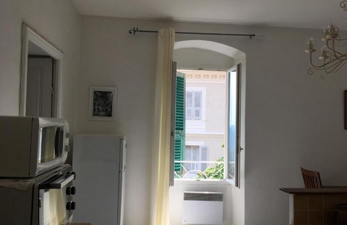 Guiselle Appartement | Dans la maison de tante Madeleine : vue sur les montagnes