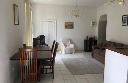 Guiselle Appartement | Dans la maison de tante Madeleine : vue sur les montagnes