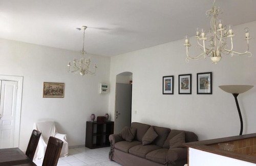 Guiselle Appartement | Dans la maison de tante Madeleine : vue sur les montagnes