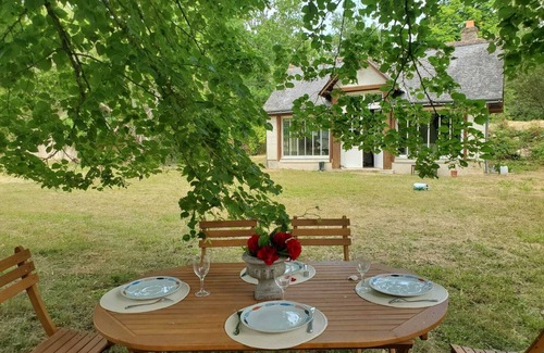 Villedomer Maison | Dans le val de Loire, gite de charme pour 4 personnes au château de La Noue