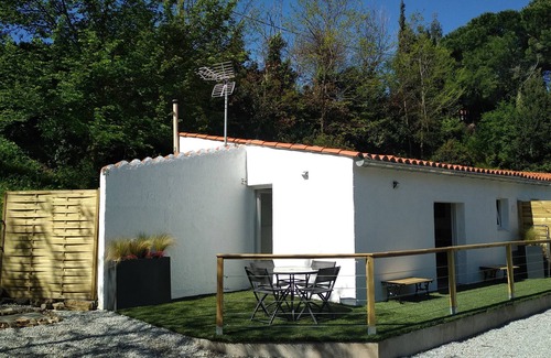 Oms Maison | Dans une propriété calme et arborée, le gîte Gwenn Ha Du, idéal pour la famille