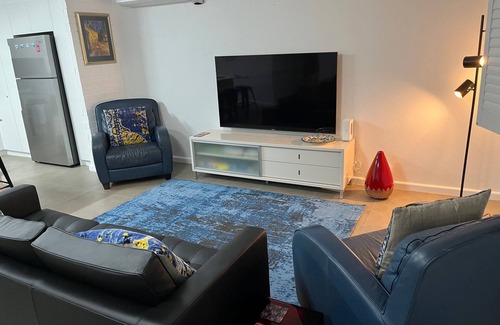 Port Stephens Council Appartement | Dante's Haven - Hop, Skip and a Jump to beach. Mid Week Stay Special now on.