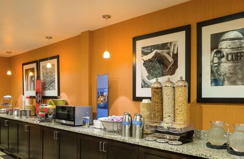 Danville Hôtel | Danville Charm: Spacious Rooms with Easy Access to Route 80! Parking