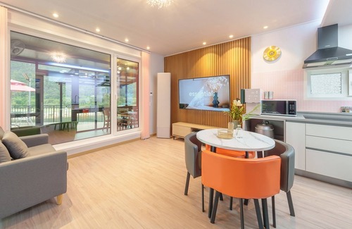 Danyang Maison | Danyang Greennarae Dokche Poolvilla Pens