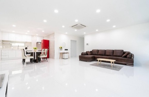 Danyang Maison | Danyang Le Blanc Pension