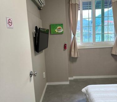 Danyang Maison | Danyang Rio 127 Guesthouse River View