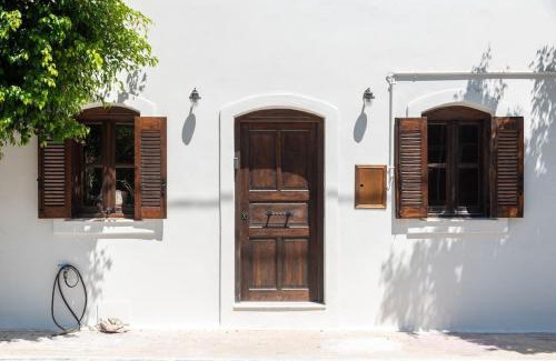 Pacheia Ammos Maison | Daphne's Konaki in Pachia Ammos