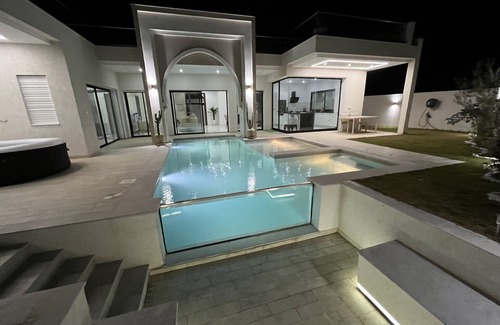 Hawmat al Badawiyin Villa | Luxueuse Villa à 2 Pas de la plage