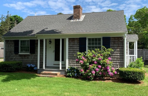 Harwich Port Maison | Darling Cape Cottage - Steps from Downtown Harwich Port
