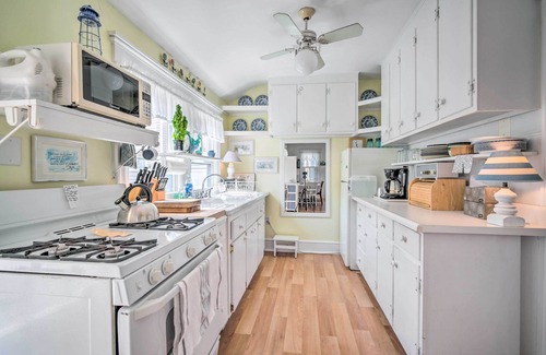 North End Cottage | Darling Ocean City Cottage, 2 Blocks to Beach!